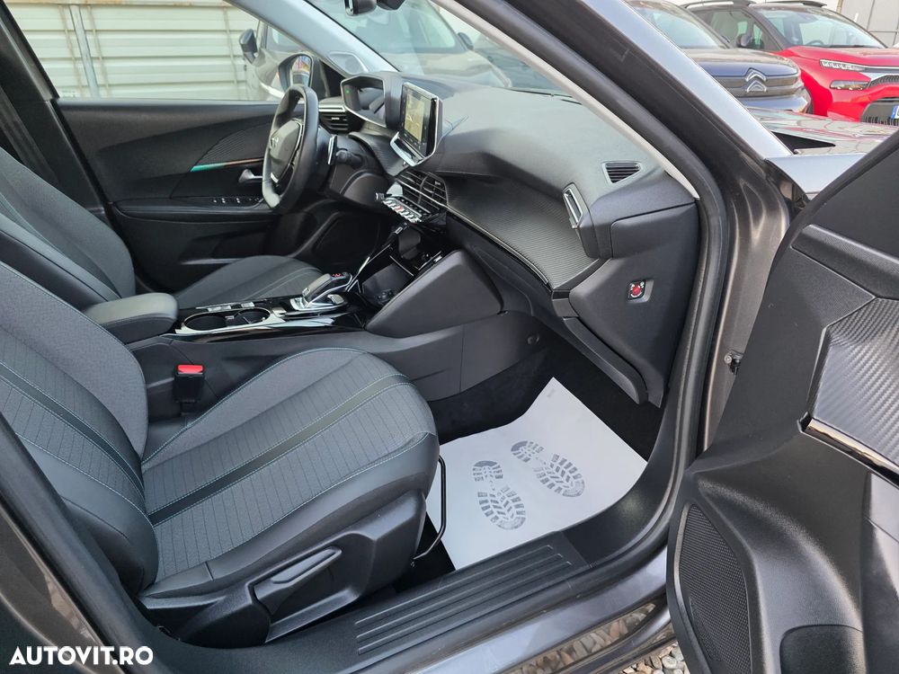 Peugeot 2008 PureTech 130 EAT8 GT - 16
