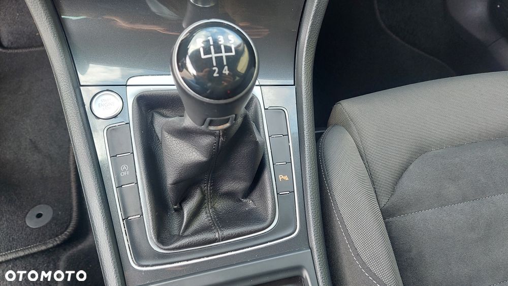 Volkswagen Golf - 17