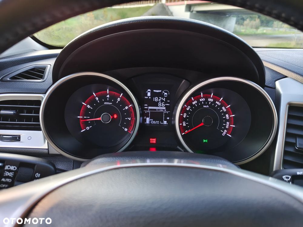 SsangYong/KGM Tivoli e-XGi 160 2WD Black+White - 26