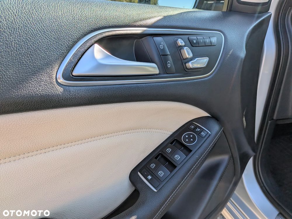 Mercedes-Benz Klasa B 220 4-Matic Style - 28