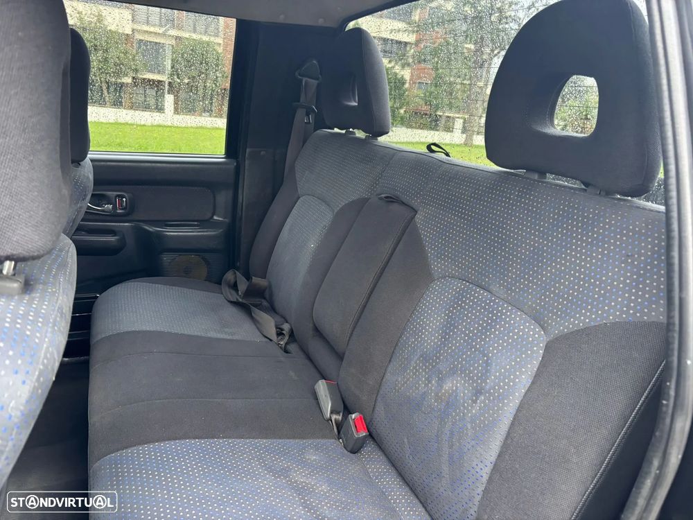 Mitsubishi L200 2.5 TD CD Strakar ABS+AC - 27