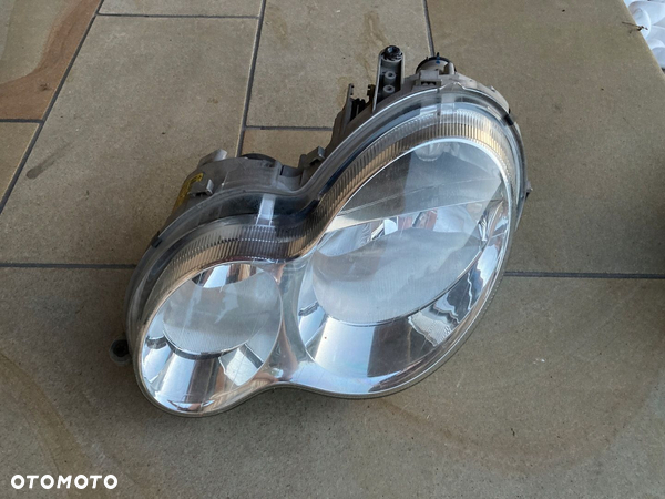 LAMPA MERCEDES C KLASA W203