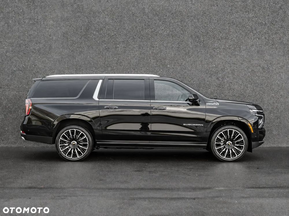 Chevrolet Suburban - 4