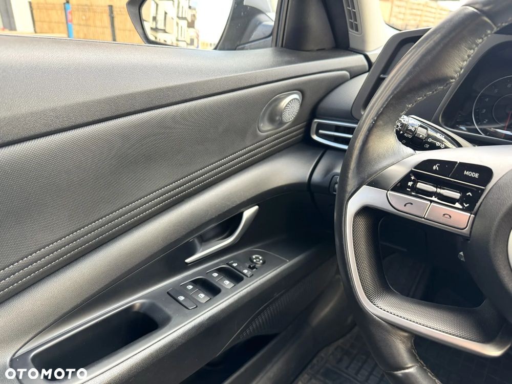 Hyundai Elantra 1.6 Smart CVT - 17