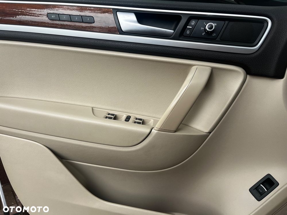 Volkswagen Touareg 3.0 V6 TDI BMT Perfectline - 20