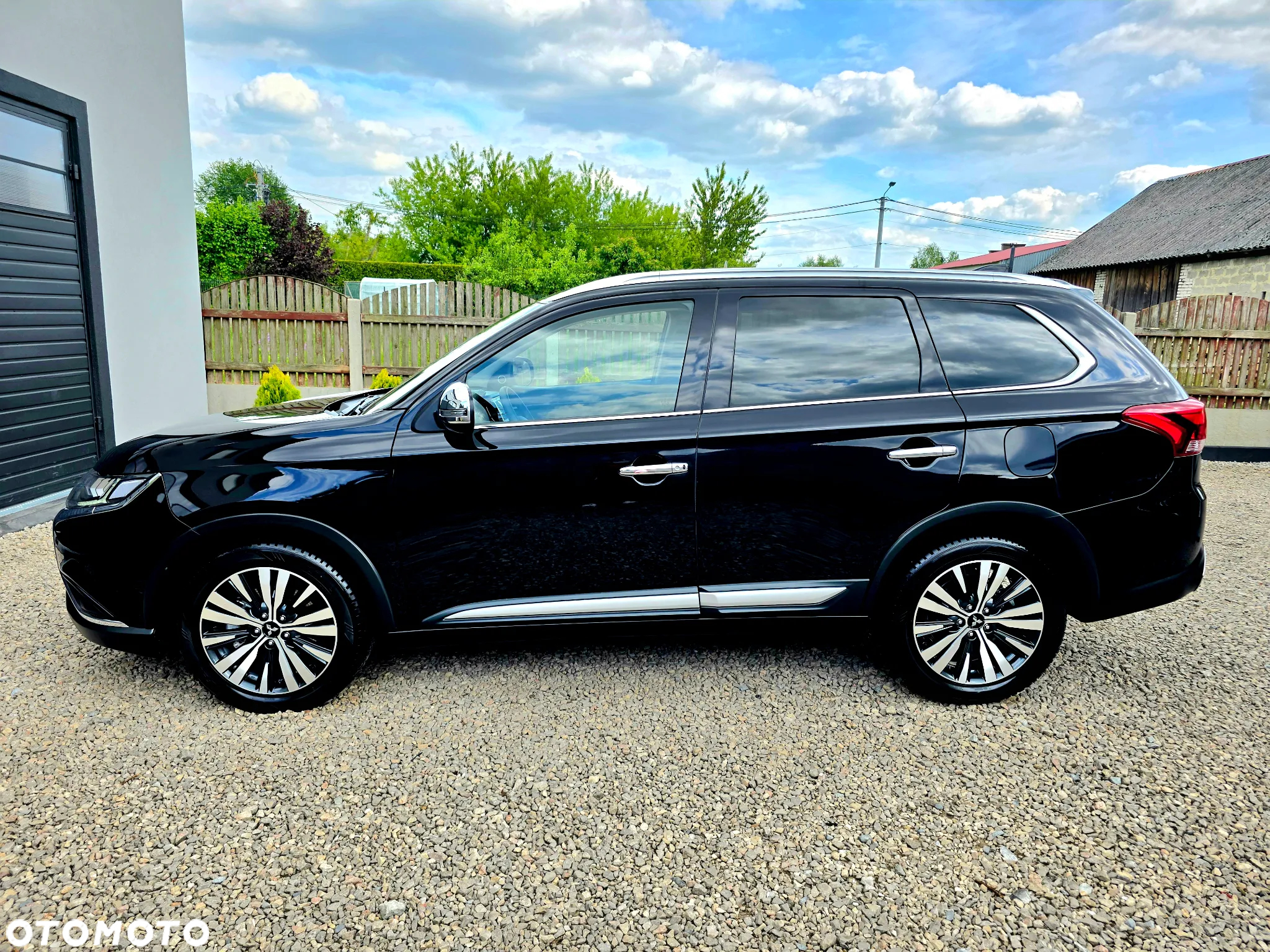 Mitsubishi Outlander 2.0 Instyle + 4WD CVT - 33