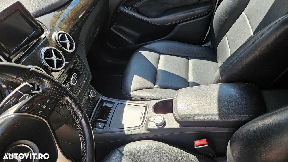 Mercedes-Benz B 180 - 19