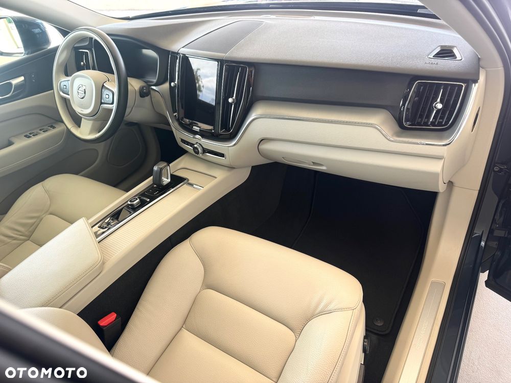 Volvo XC 60 T6 AWD Recharge Geartronic Inscription - 13