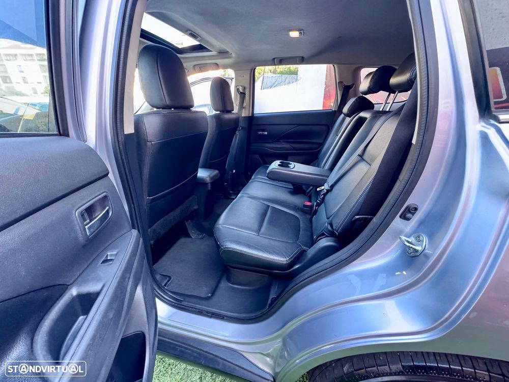 Mitsubishi Outlander 2.2 DI-D Instyle Navi - 11