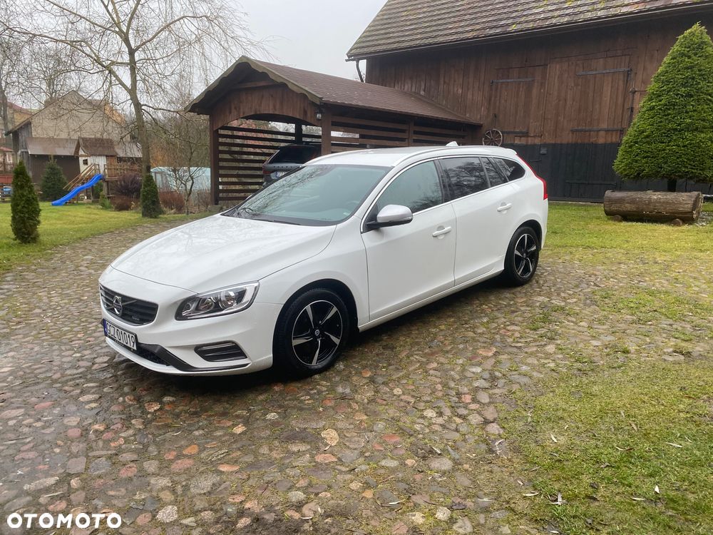Volvo V60 D4 Geartronic Momentum - 1