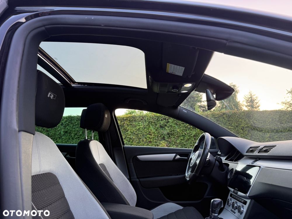 Volkswagen Passat 2.0 TDI DSG BlueMotion Technology R-Line - 15