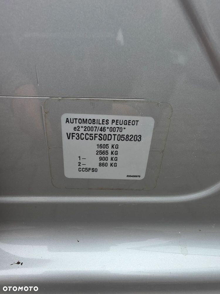 Peugeot 208 - 13