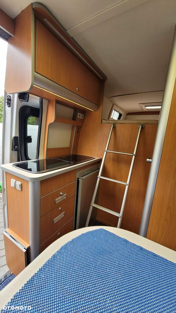 Mercedes-Benz Sprinter - 13