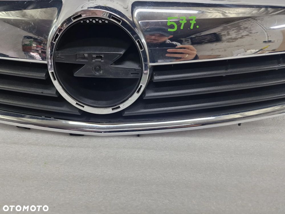 OPEL ZAFIRA B 05- ATRAPA / GRILL PRZEDNI PRZÓD , NR 13136136 , NR AUKCJI GL577 - 8