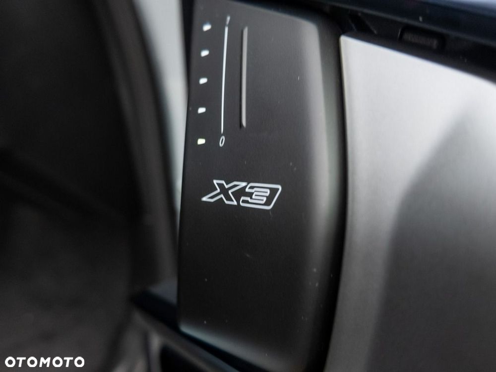 BMW X3 xDrive40d mHEV - 24