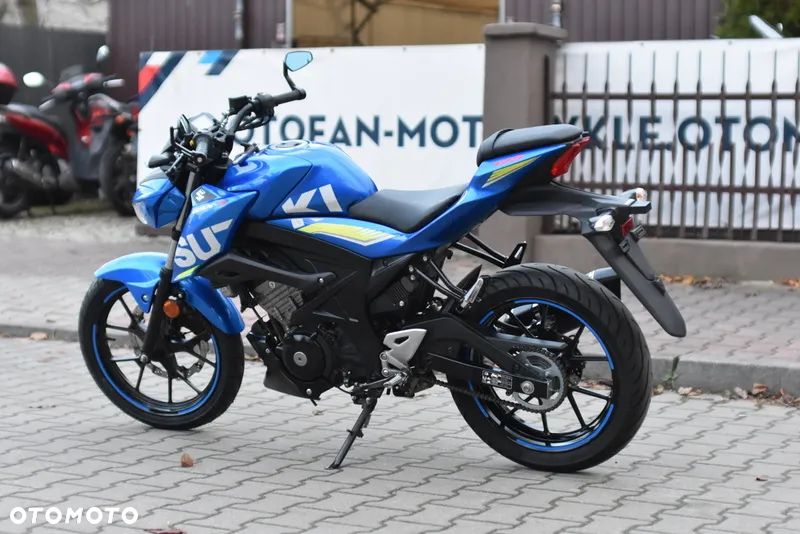 Suzuki GSX - 23