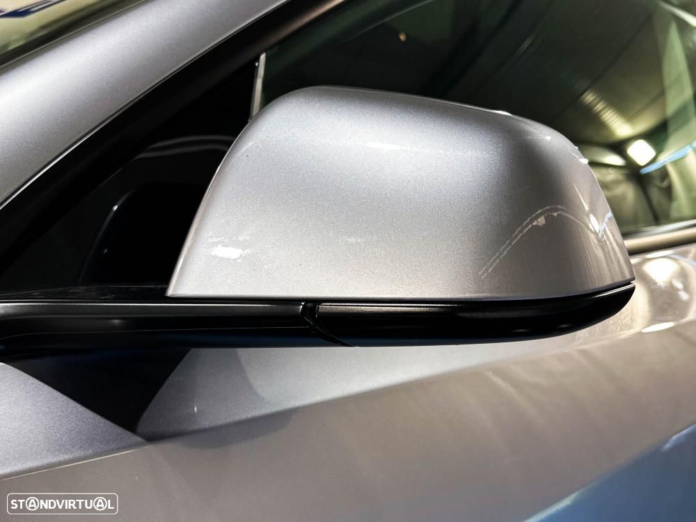 Tesla Model Y Performance Dual Motor AWD - 17