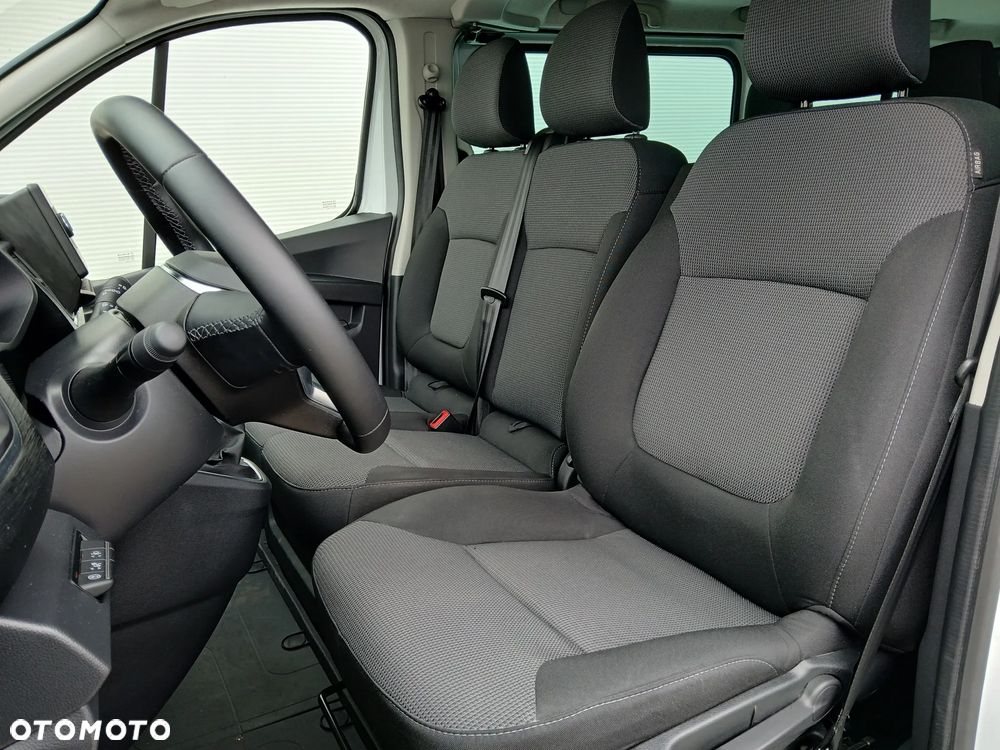 Renault Trafic 2.0 dCi - 17