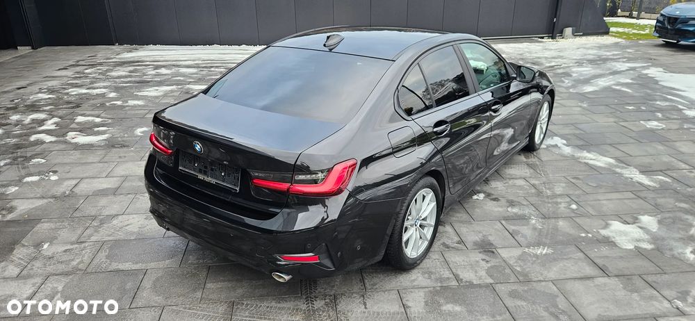 BMW Seria 3 318d Edition Luxury Line Purity - 12