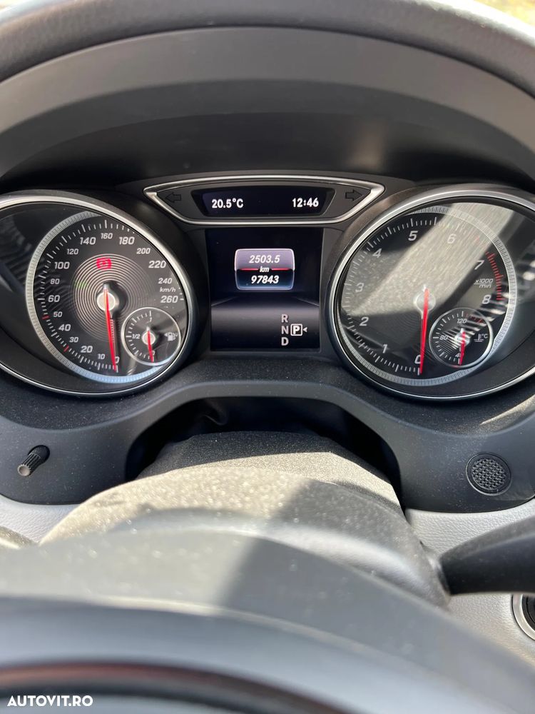 Mercedes-Benz GLA - 9