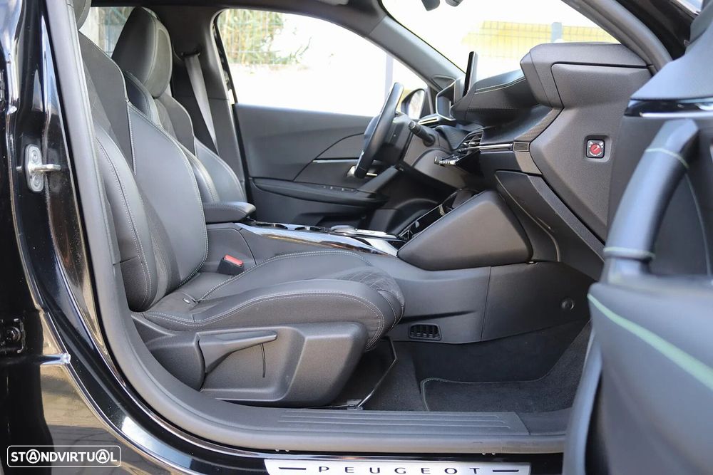 Peugeot e-2008 50 kWh GT - 19