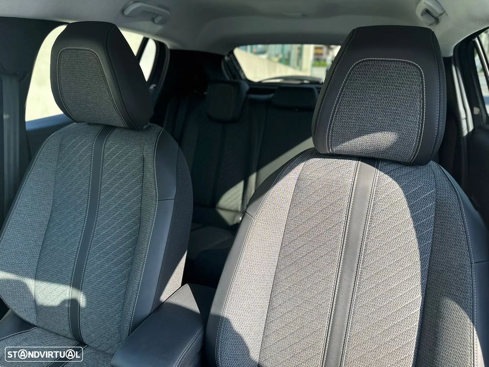 Peugeot 208 1.2 PureTech Allure Pack - 33