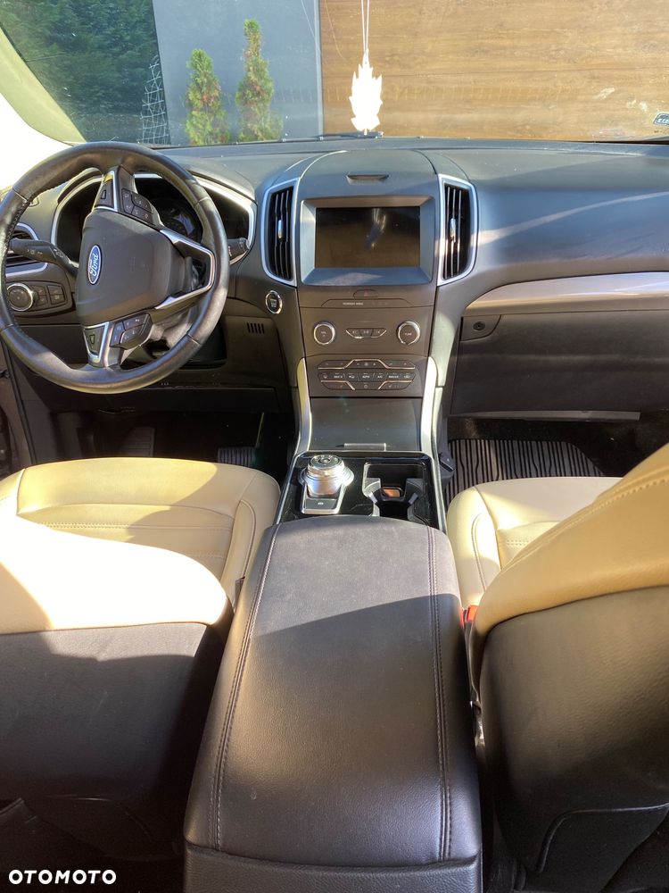 Ford Edge - 10
