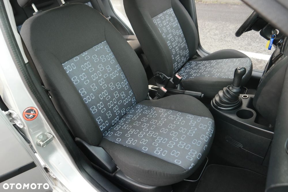 Ford Fiesta 1.4 Ambiente - 20