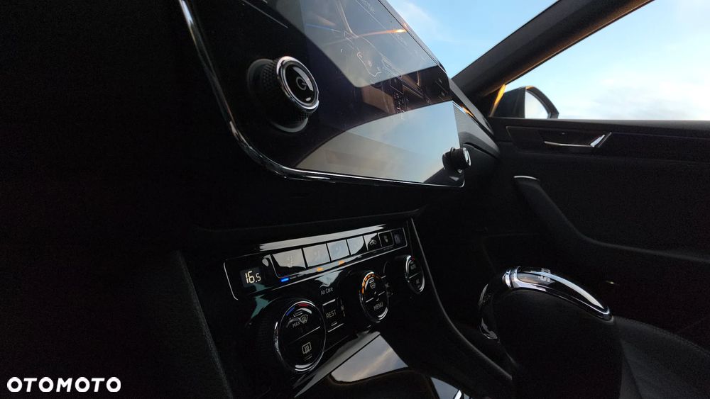 Skoda Superb 2.0 TDI DSG L&K - 28