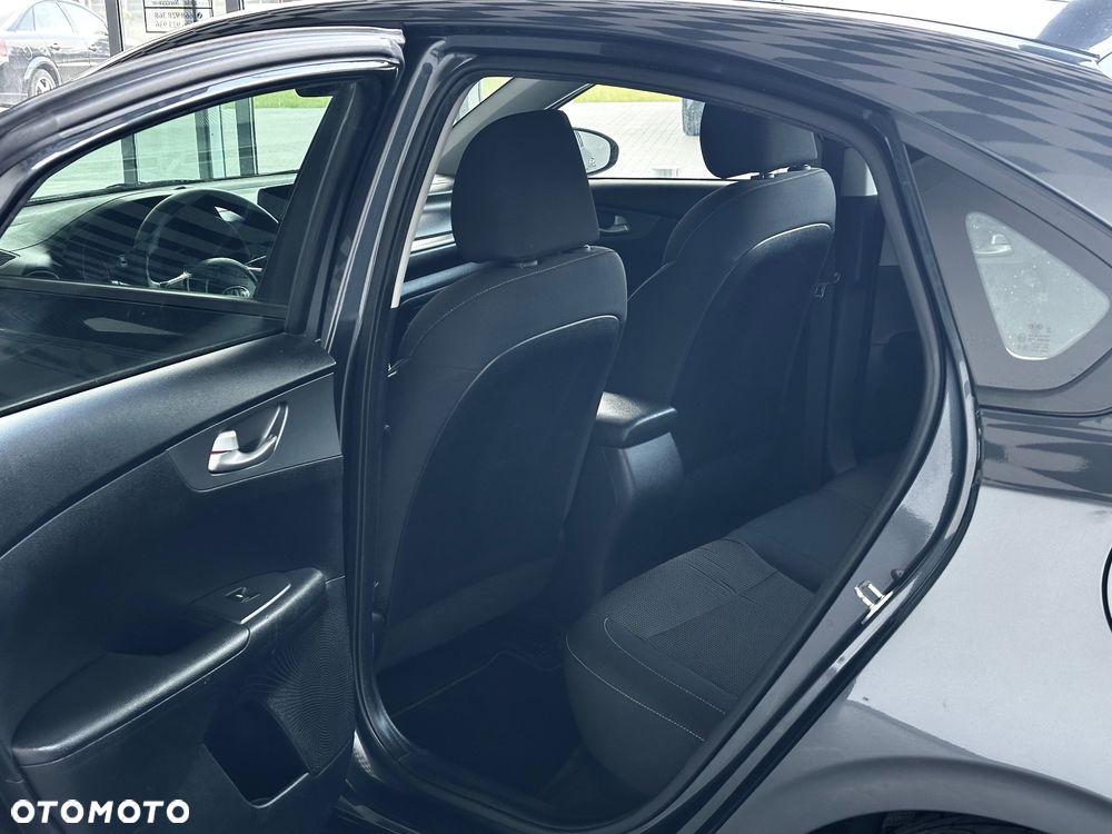 Kia Ceed - 16