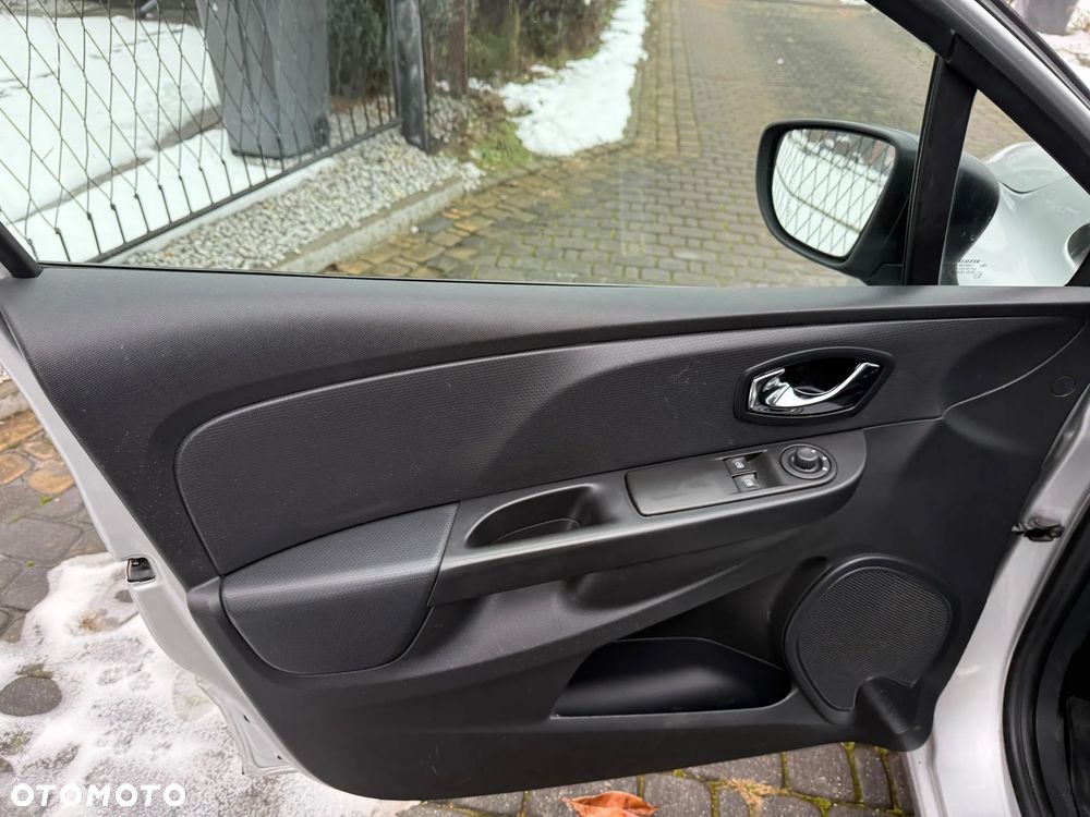 Renault Clio 1.2 16V Business - 13