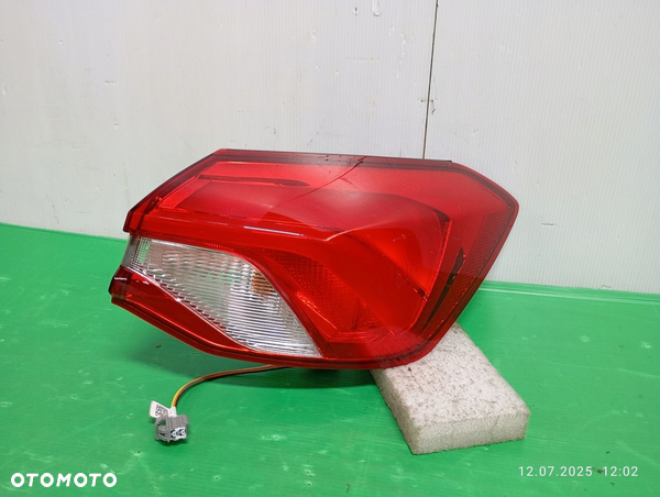LAMPA PRAWA TYLNA FORD FOCUS MK4 JX7B-13404 CALA