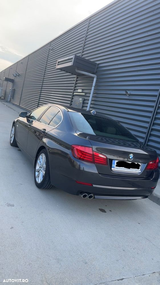 BMW Seria 5 525d xDrive - 2