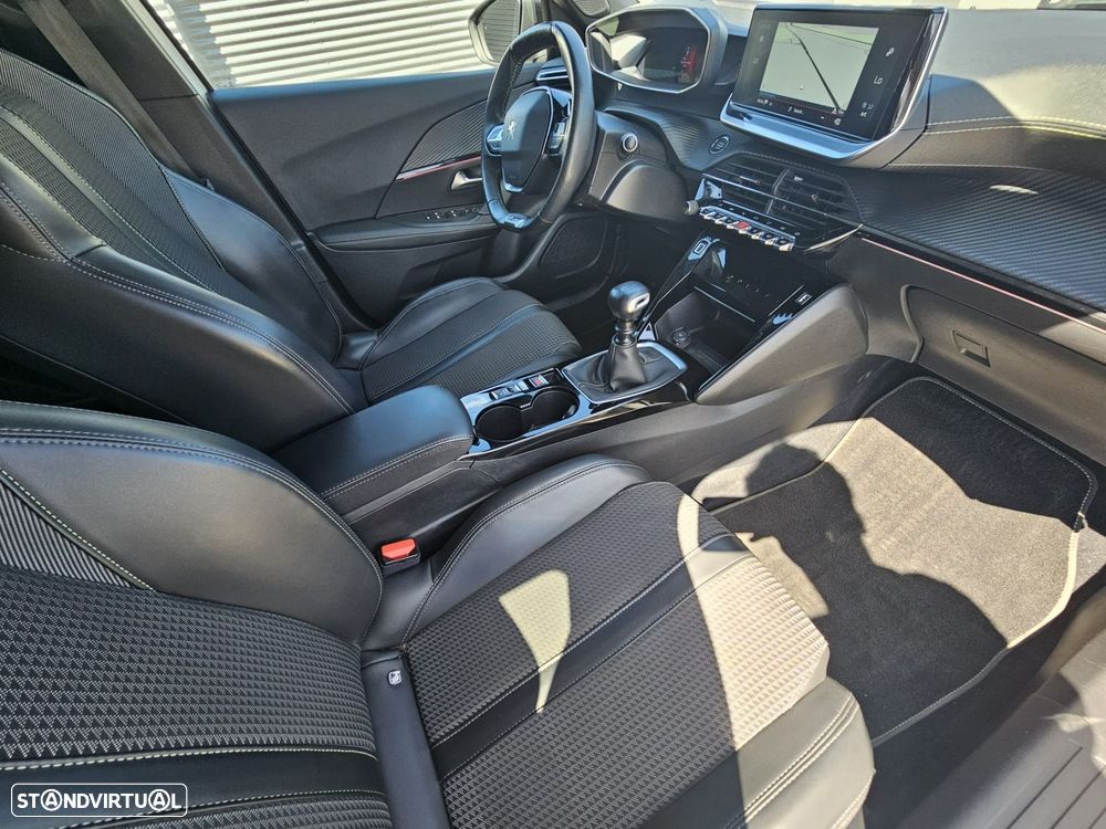 Peugeot 2008 1.2 PureTech GT - 26