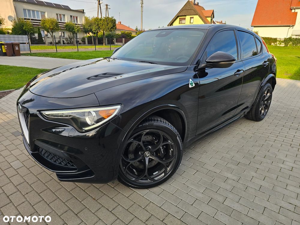 Alfa Romeo Stelvio - 1