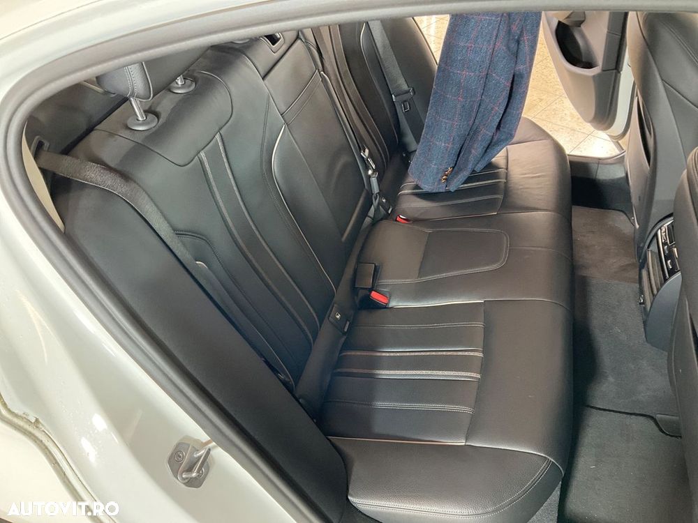 BMW Seria 5 520d Aut. - 31