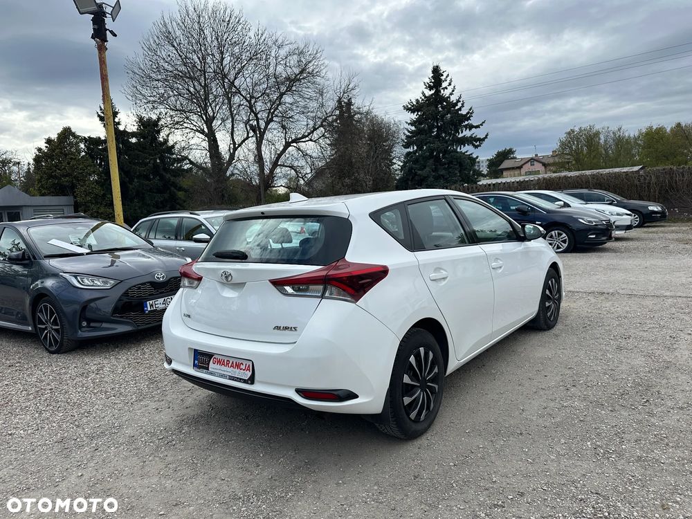 Toyota Auris - 10