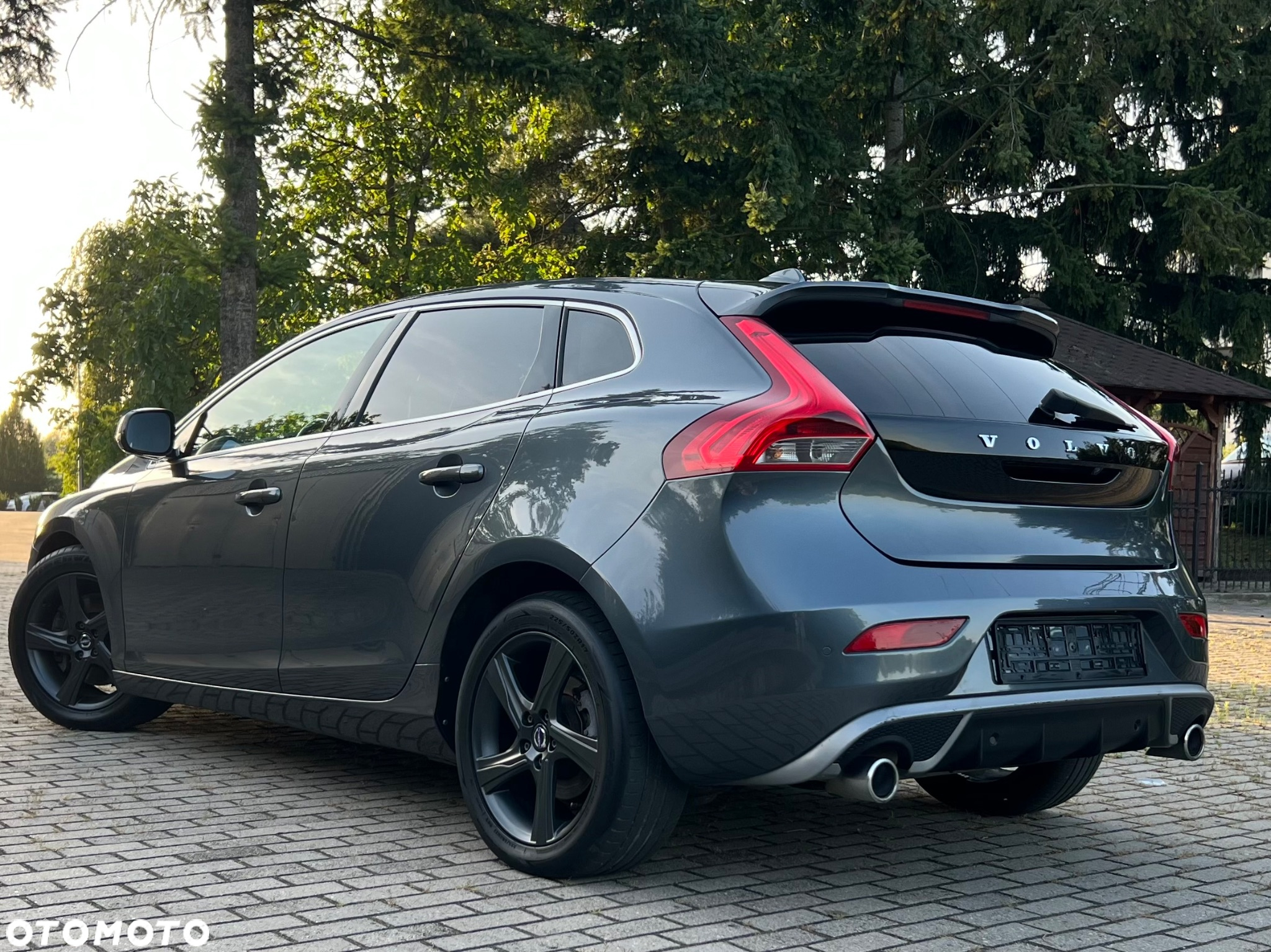 Volvo V40 D3 R-Design Summum - 5