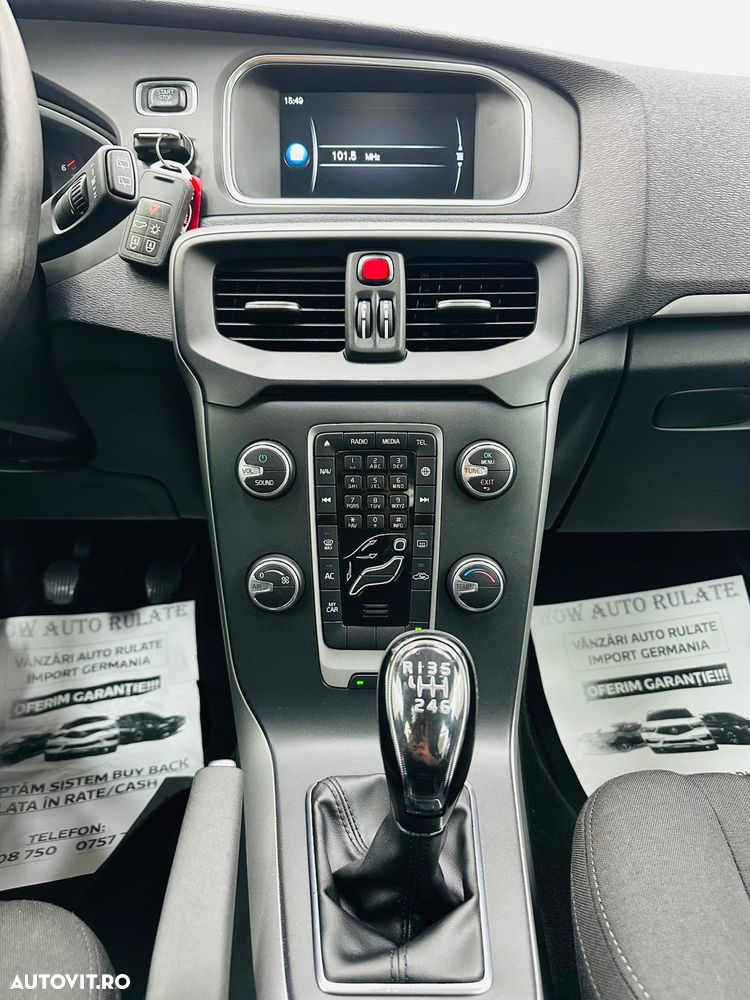 Volvo V40 - 24