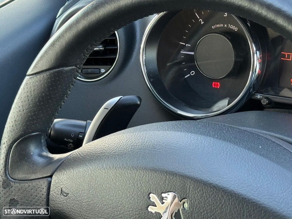 Peugeot 3008 1.6 e-HDi Allure 2-Tronic - 8