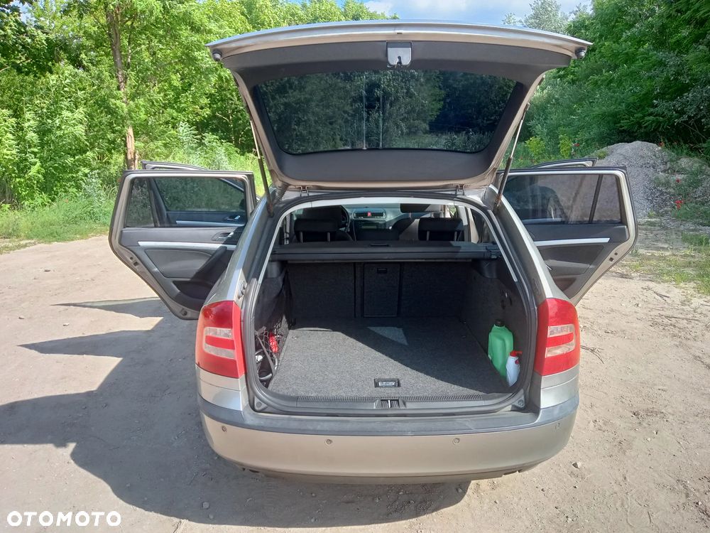 Skoda Octavia 1.6 Ambiente - 7