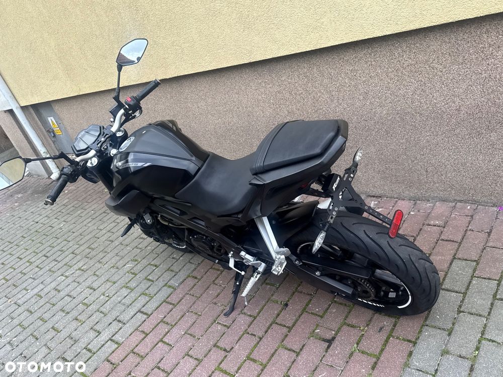 Yamaha MT - 12