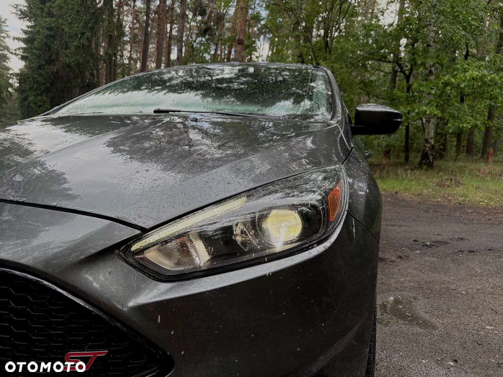 Ford Focus 2.0 EcoBoost ST mit Leder-Exclusiv-Paket - 2
