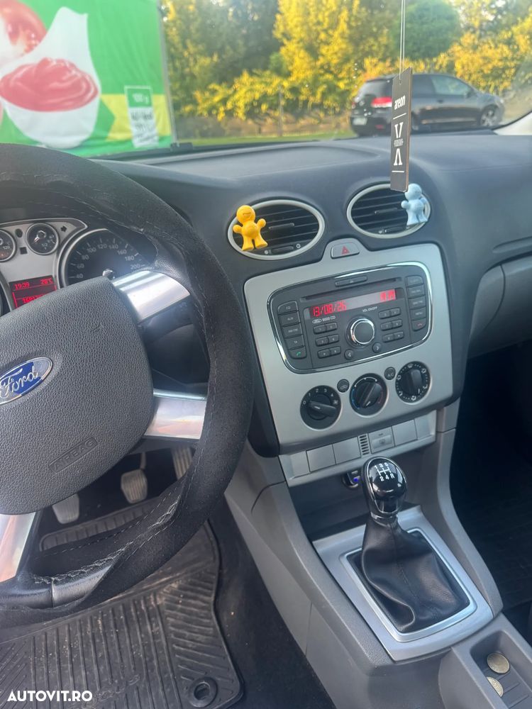 Ford Focus 1.4i Trend - 7