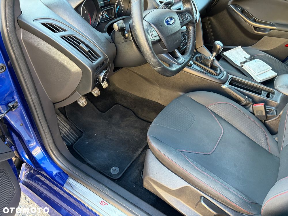 Ford Focus 1.5 EcoBoost STart-Stopp-System ST-LINE - 24