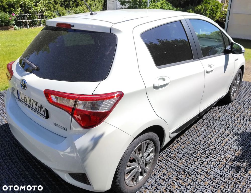Toyota Yaris Hybrid 100 Active EU6 - 5
