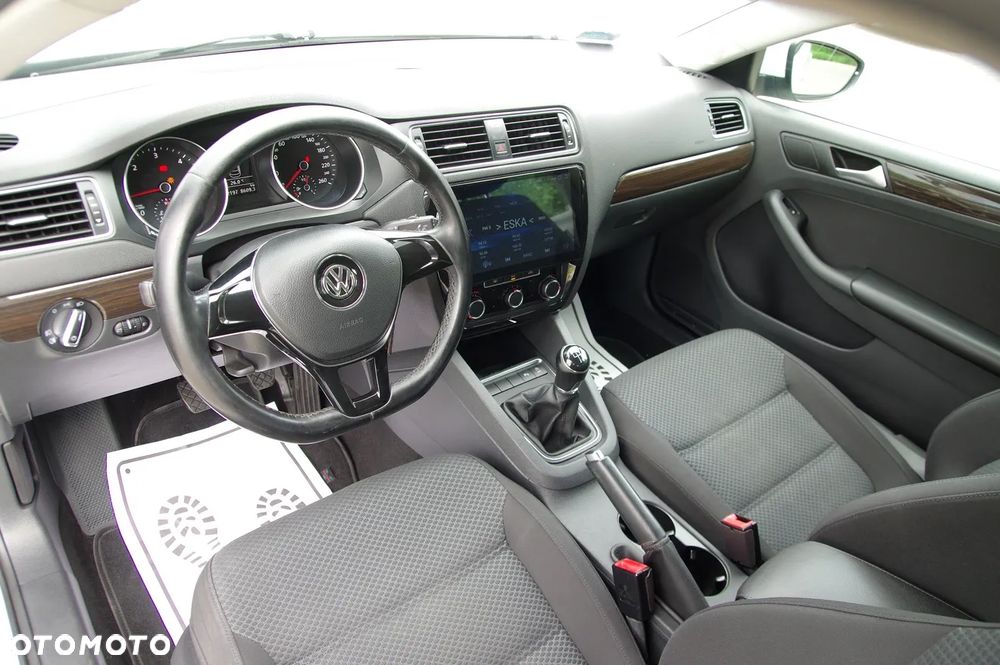 Volkswagen Jetta 2.0 TDI DPF BMT Trendline - 5