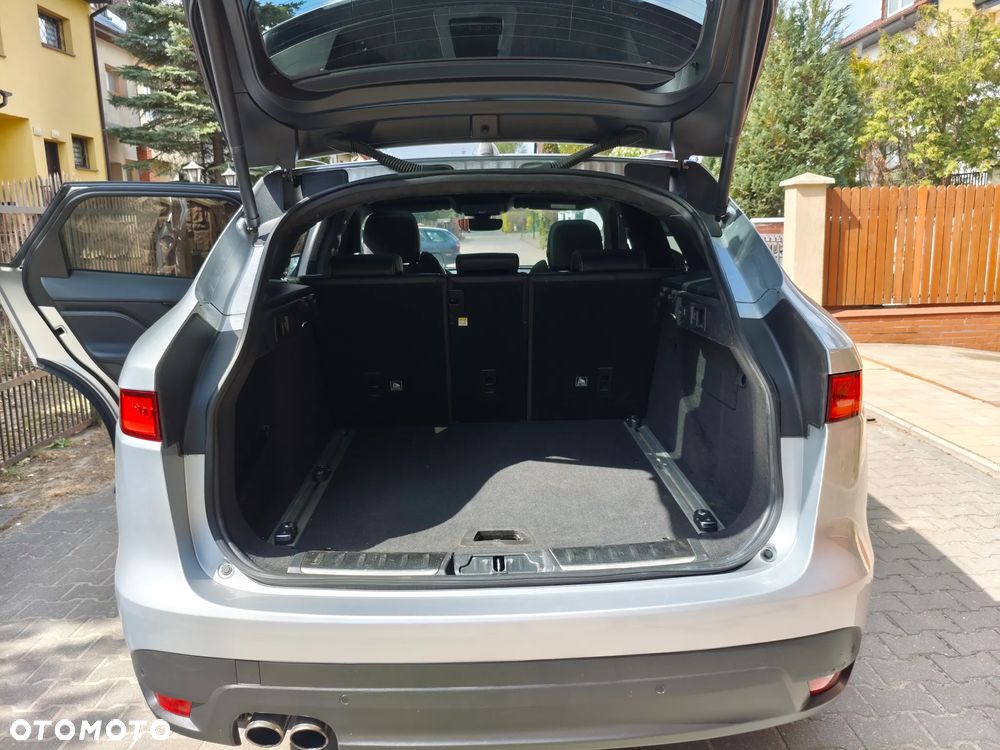 Jaguar F-Pace 2.0 i4D AWD R-Sport - 8