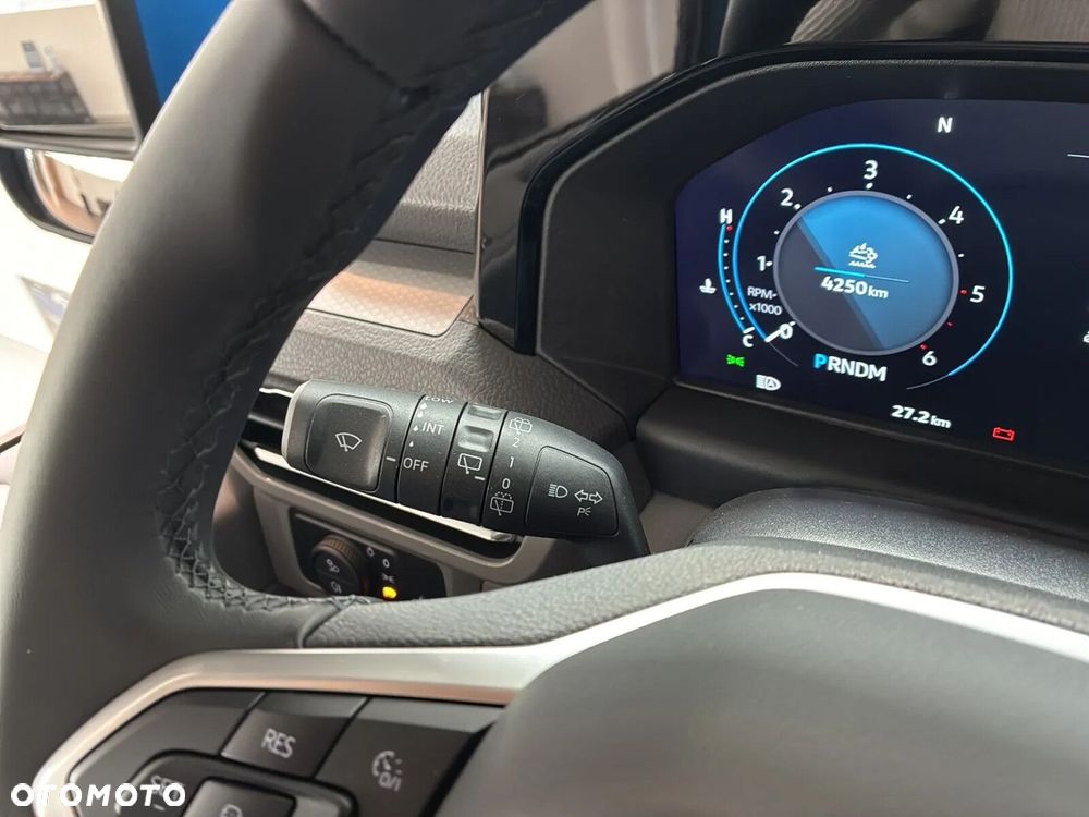 Volkswagen Caravelle - 22