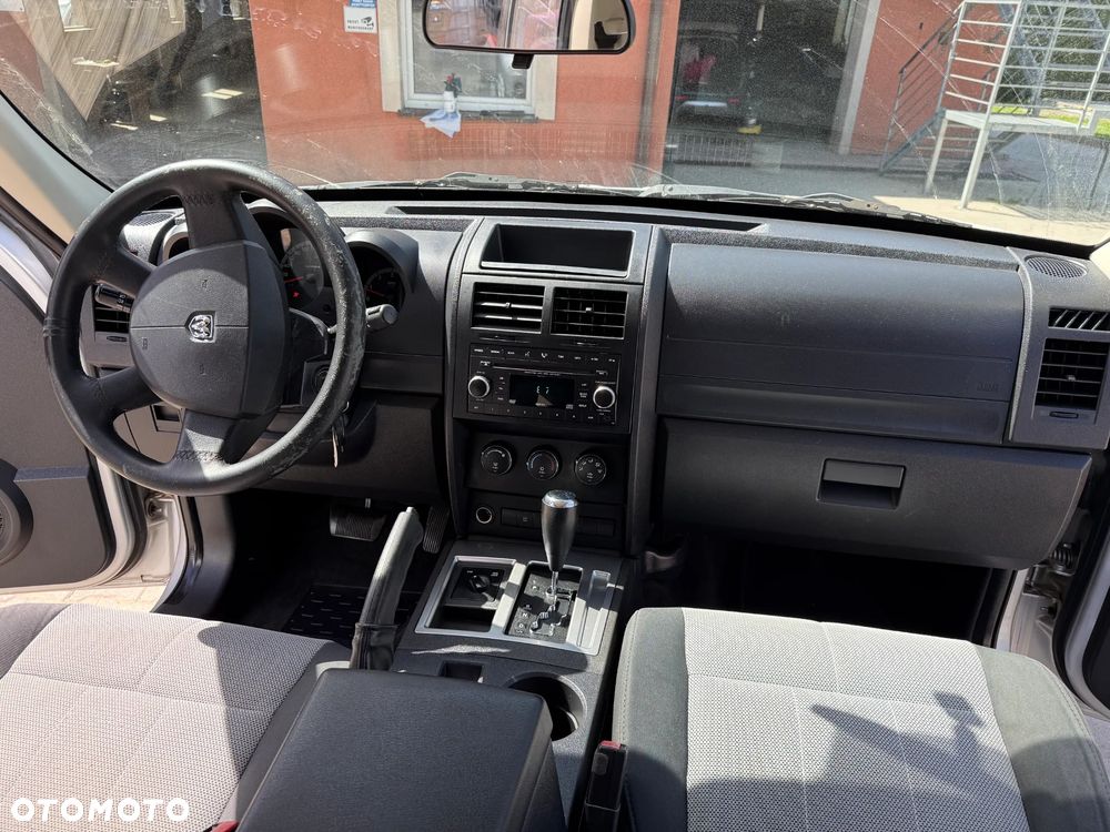 Dodge Nitro 2.8 CRD DPF Automatik SXT - 16